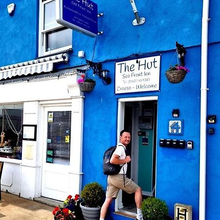 The Hut Wales - A Sea Front Inn Holyhead Exterior photo